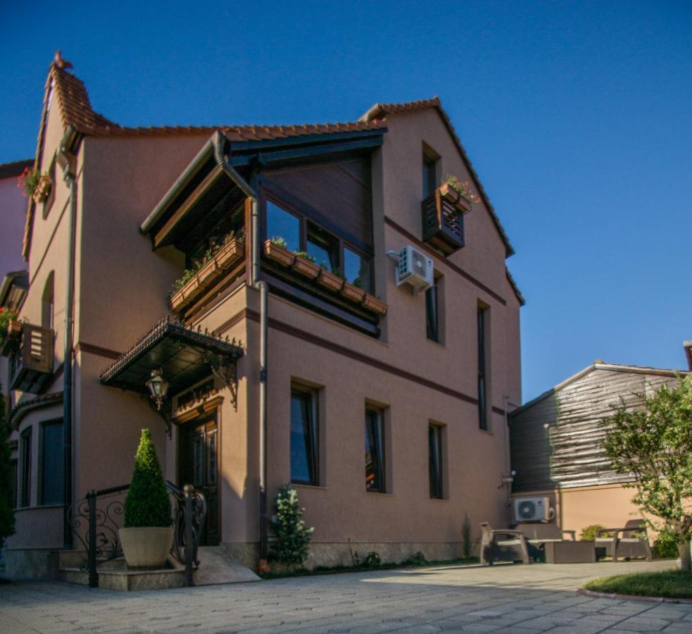 Noblesse Boutique Resort Hermannstadt Exterior foto The house of the writer in Belgrade