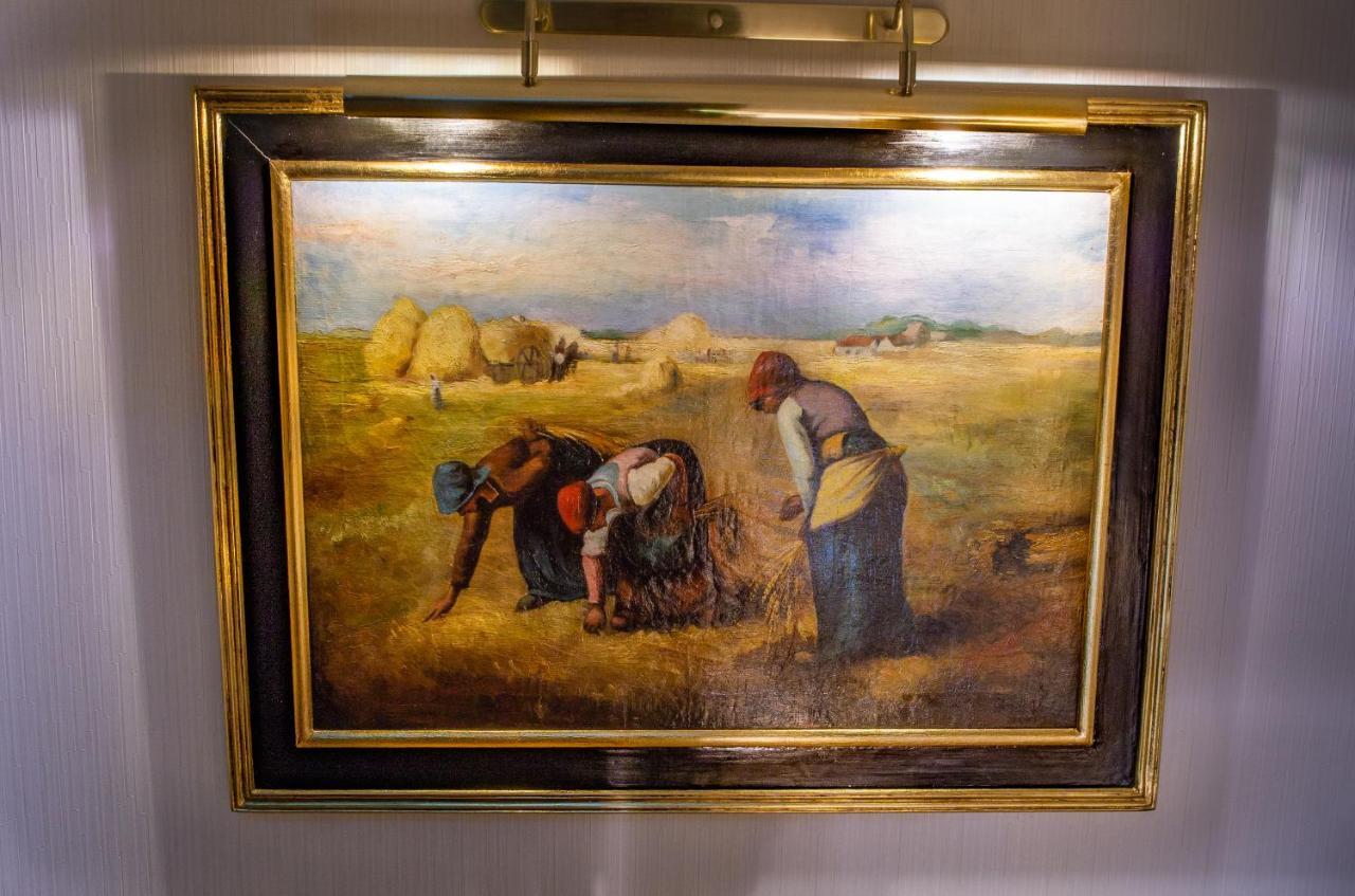Noblesse Boutique Resort Hermannstadt Exterior foto The Gleaners, by Jean-François Millet