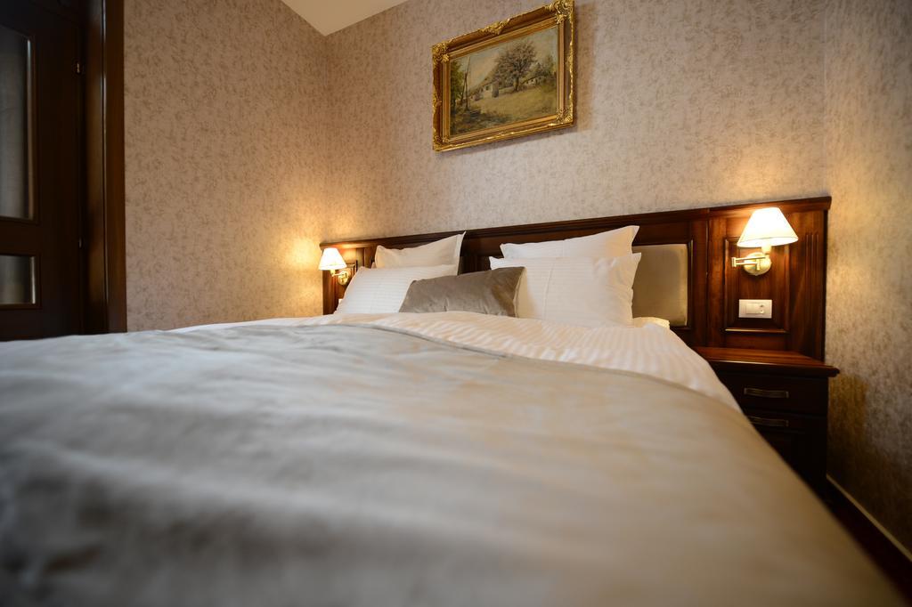 Noblesse Boutique Resort Hermannstadt Exterior foto A bed
