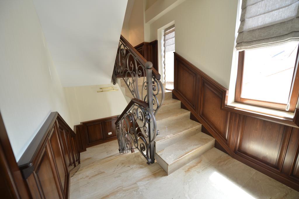 Noblesse Boutique Resort Hermannstadt Exterior foto Stairway