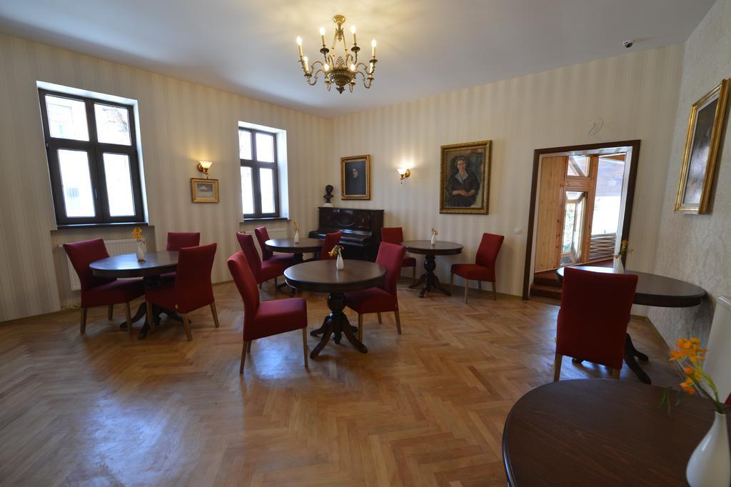 Noblesse Boutique Resort Hermannstadt Exterior foto The interior of the museum
